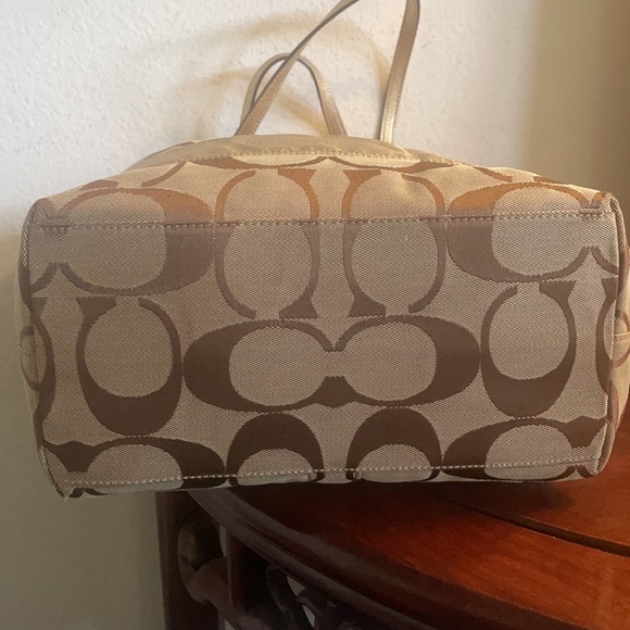 Coach Signature Tote - Picture 6 of 11